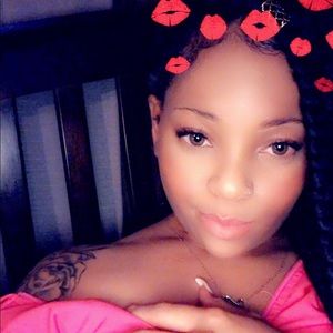 Meet your Posher, Mikela